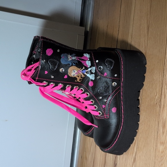 Dolls Kill X Bratz Boots - Picture 3 of 6